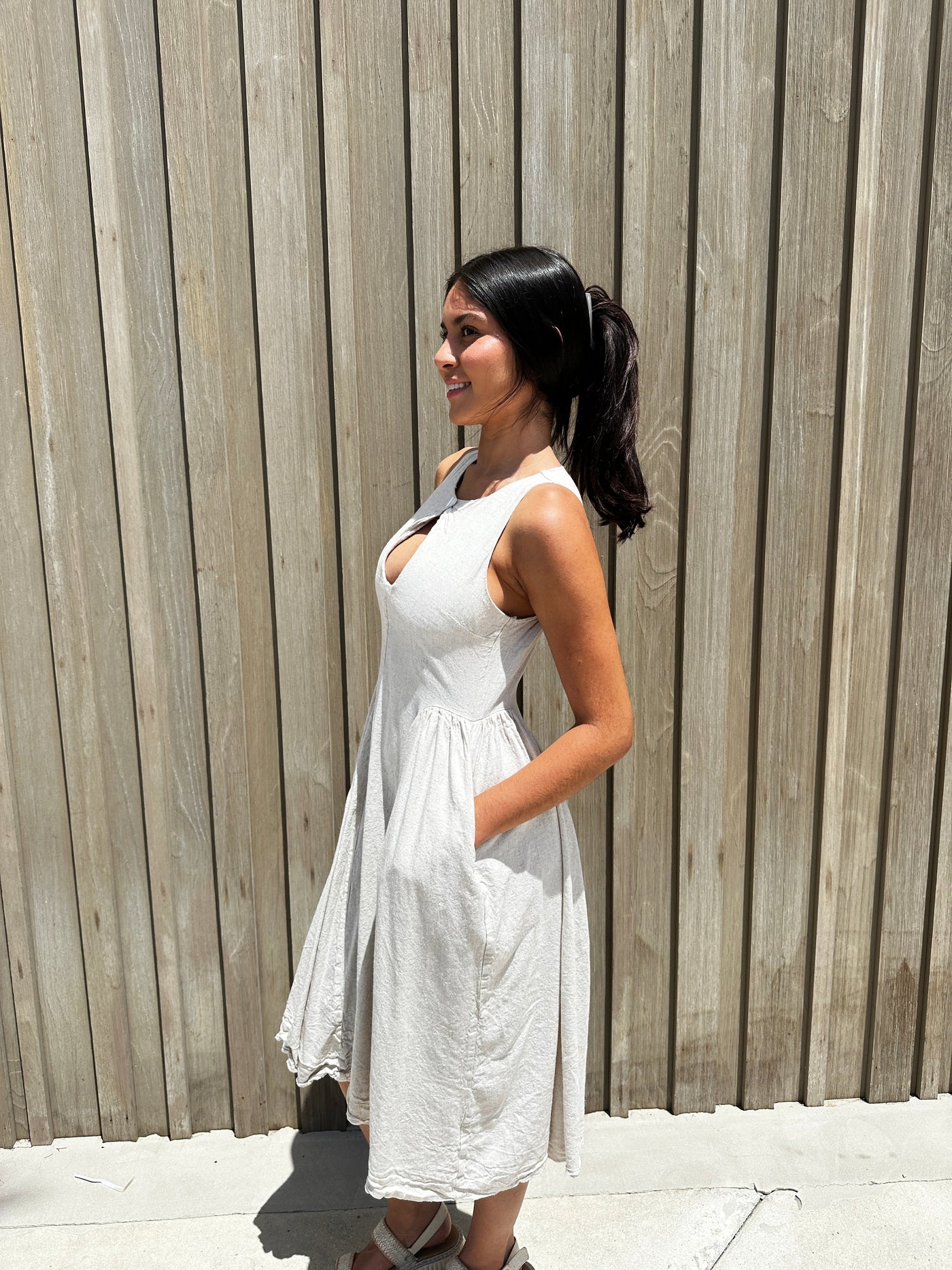 VIAL - Linen Midi Dress